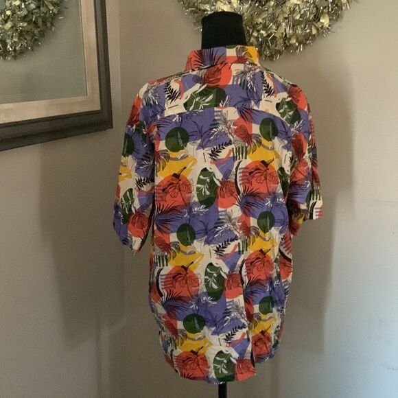 Worn Once! Massive M button down short sleeve shirt - Picture 6 of 7